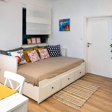 1 Bedroom Beautiful In Apartmán