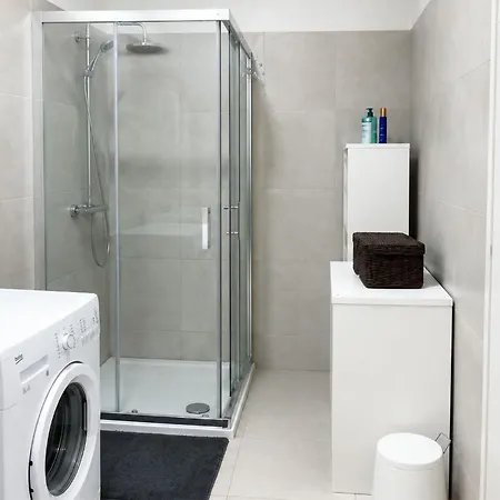 1 Bedroom Beautiful In *